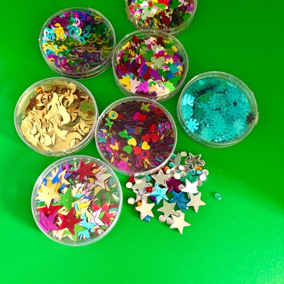 Multicolored Shaped Glitter - 7 0.5 oz containers plus 0.2 oz - Picture 2 of 10